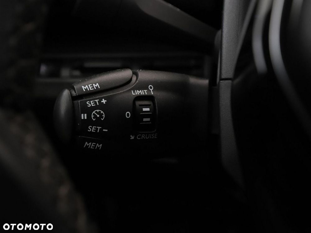 Peugeot 3008 1.2 PureTech Allure - 33
