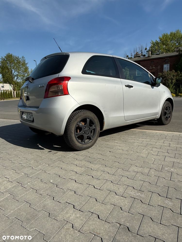 Toyota Yaris 1.0 Terra A/C - 4