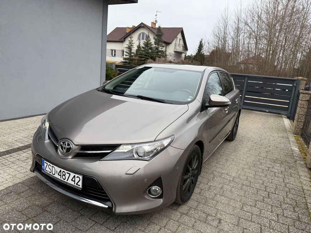 Toyota Auris 2.0 D-4D Prestige - 2