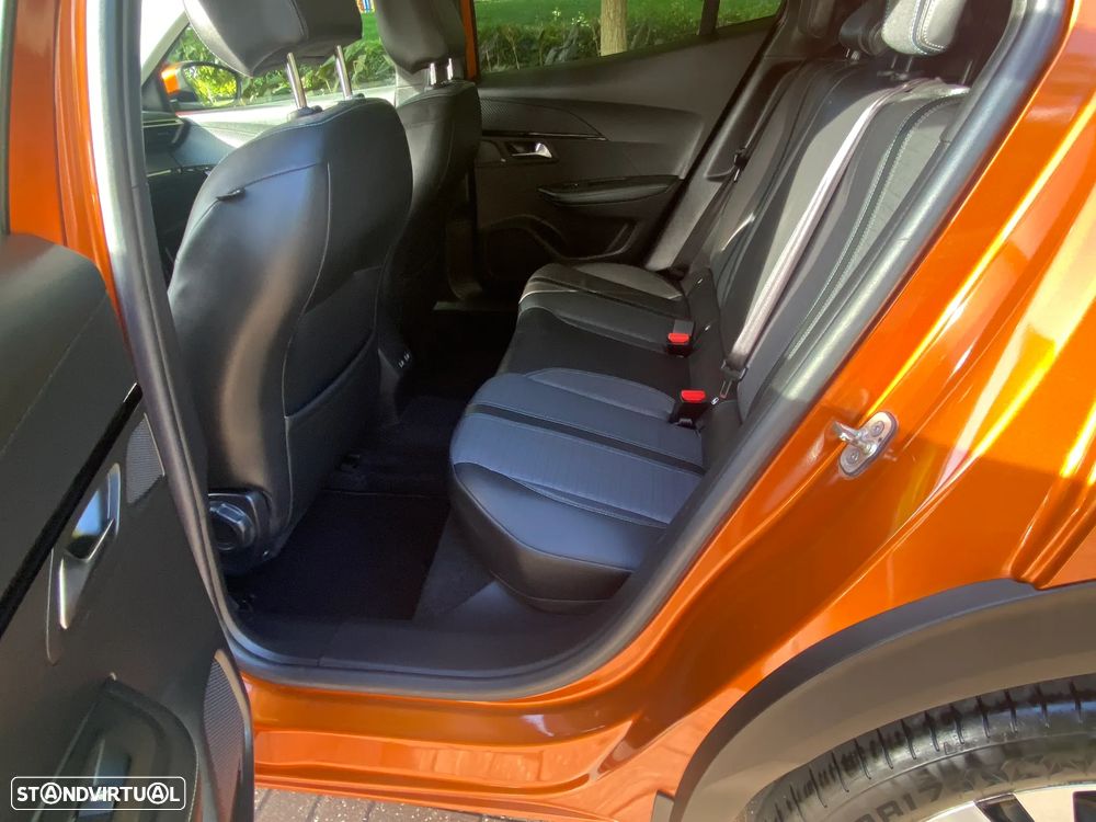 Peugeot 2008 PureTech 100 Allure - 26
