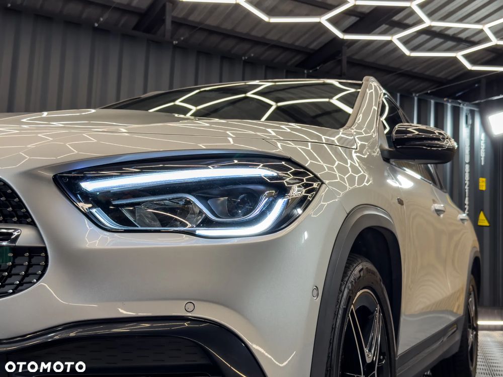 Mercedes-Benz GLA - 9