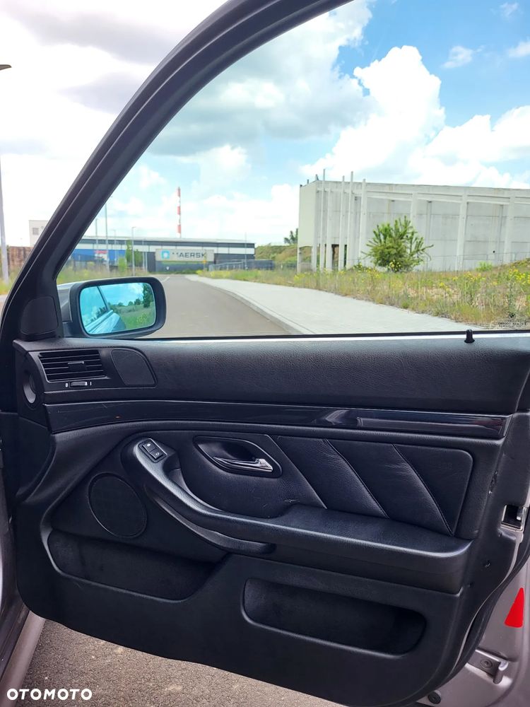 BMW Seria 5 - 17
