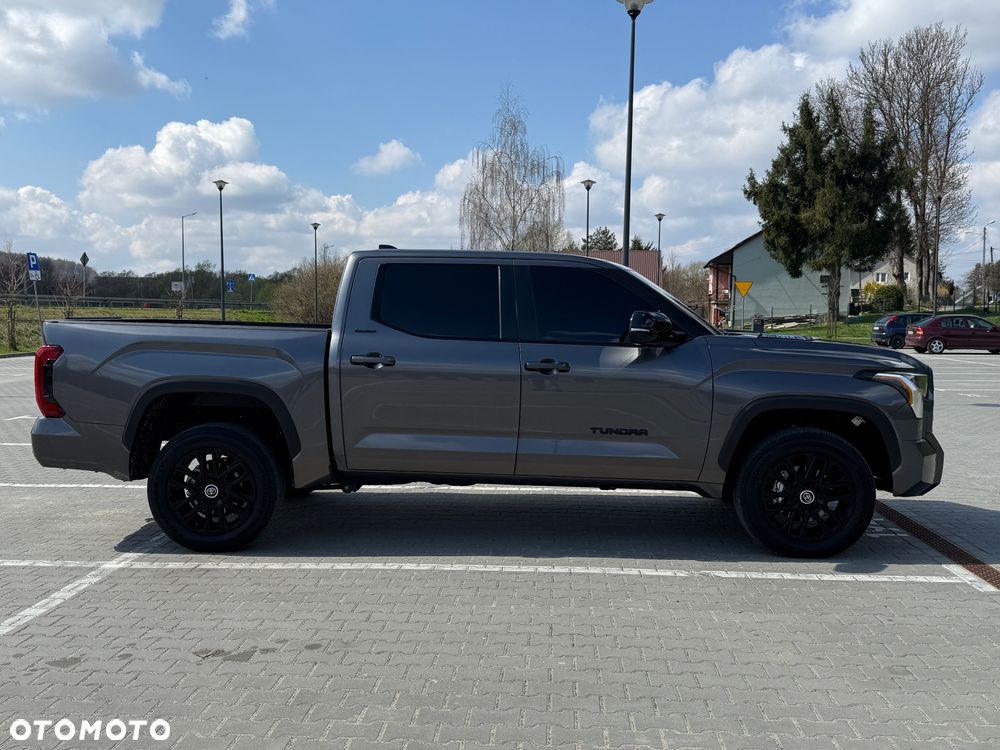 Toyota Tundra - 4