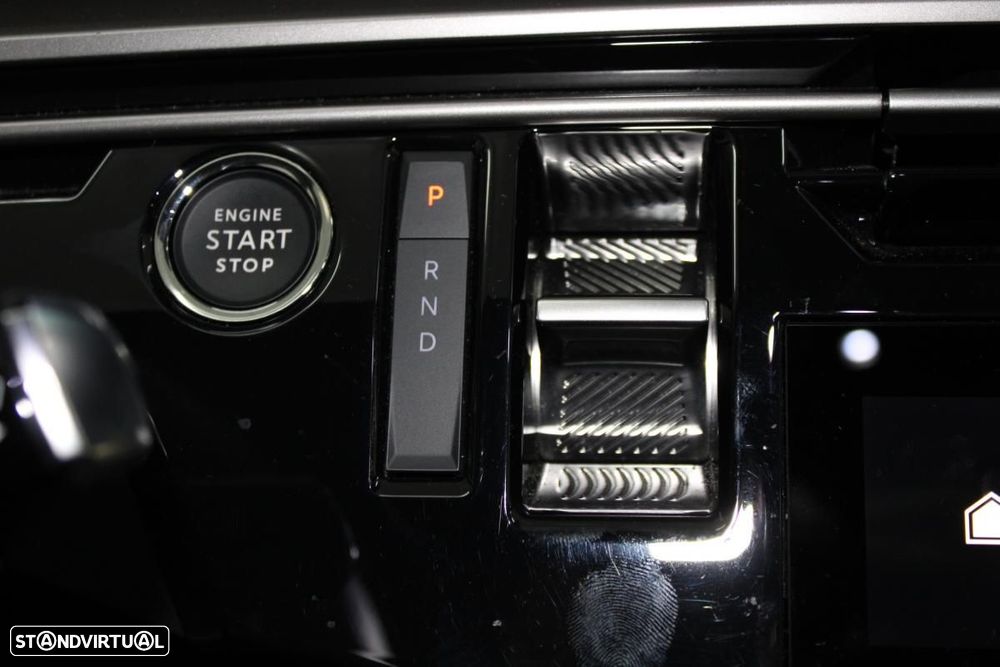 Peugeot E-3008 73 kWh Allure - 23