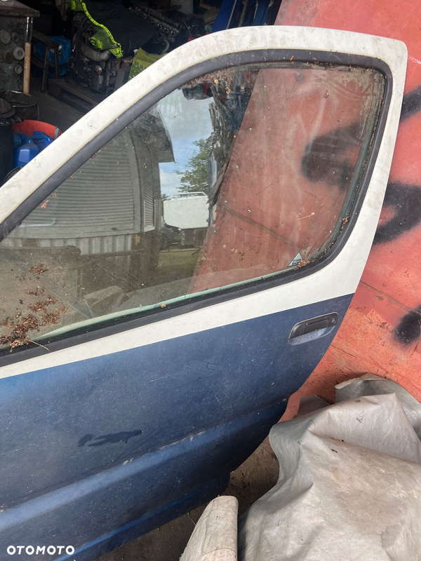 Drzwi lewe prawe Toyota hiace 97r