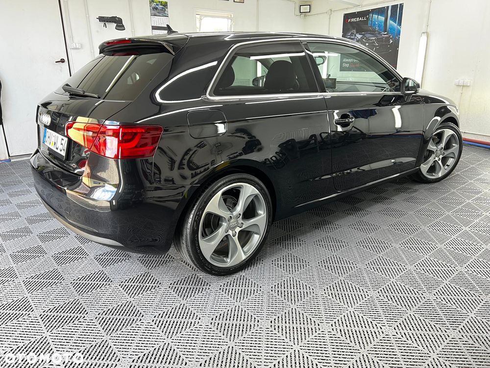 Audi A3 Sportback 2.0 TDI DPF S tronic S line Sportpaket (plus) - 6
