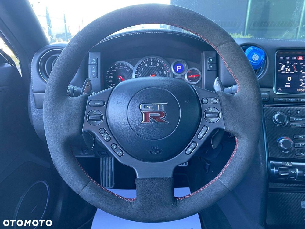 Nissan GT-R - 18