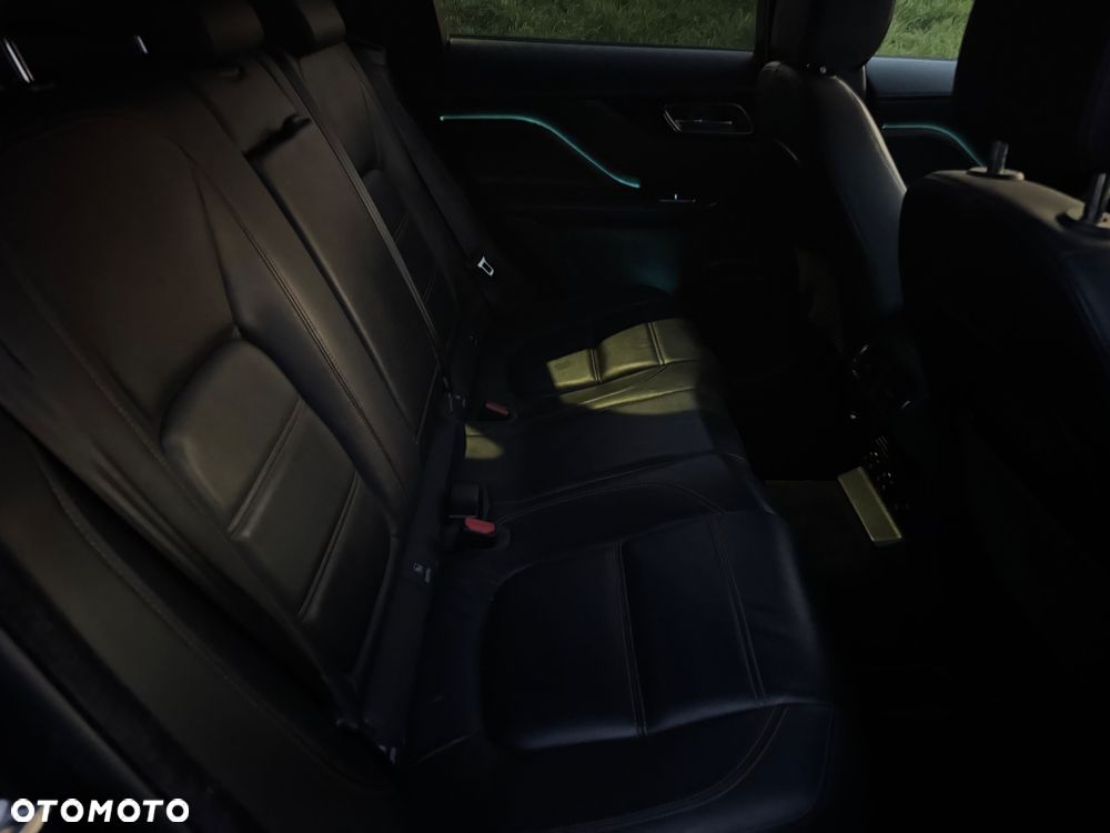 Jaguar F-Pace 20d AWD R-Sport - 19