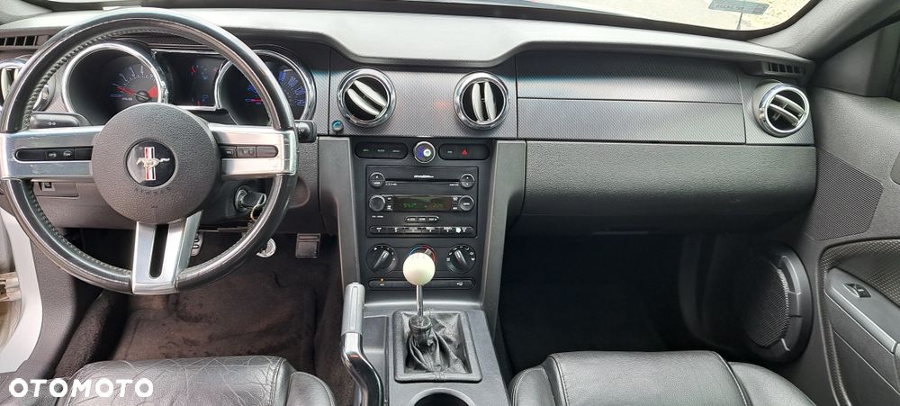 Ford Mustang - 8