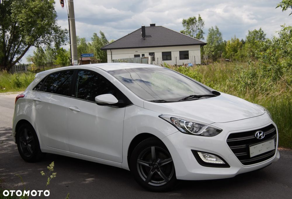 Hyundai i30 blue 1.6 GDI Passion - 15