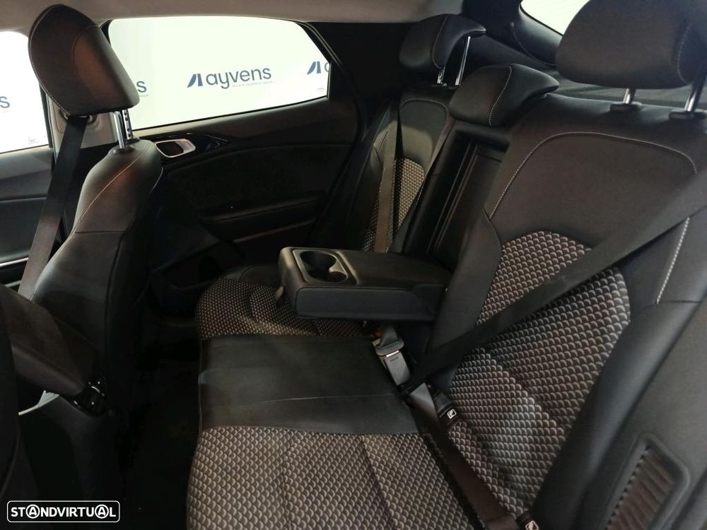Kia XCeed 1.6 GDi PHEV Drive - 9