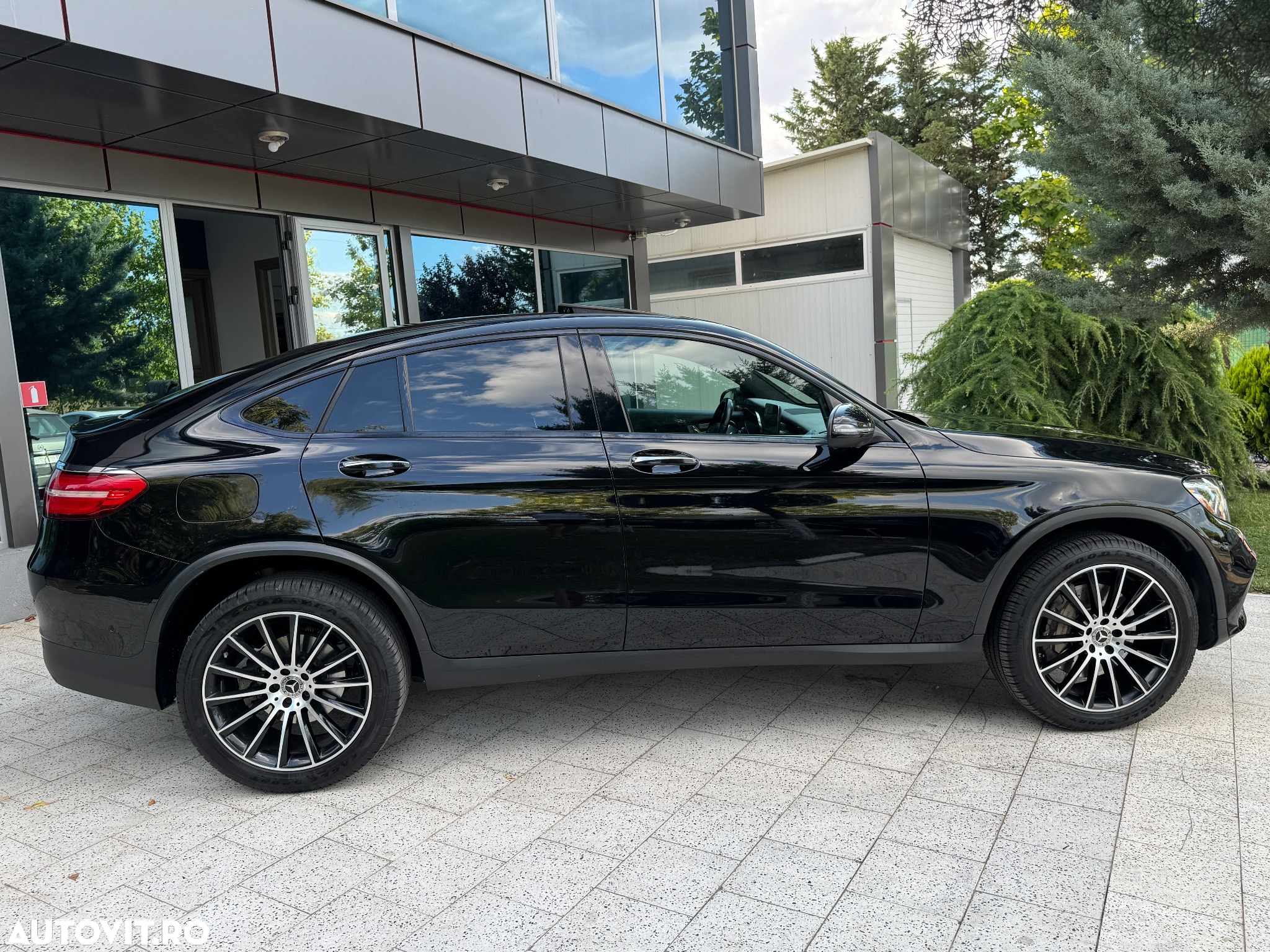 Mercedes-Benz GLC Coupe 300 4MATIC - 17