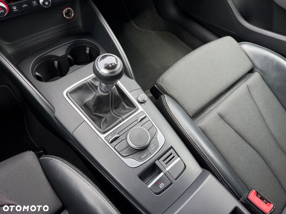 Audi A3 Sportback 2.0 TDI (clean diesel) S line Sportpaket - 17