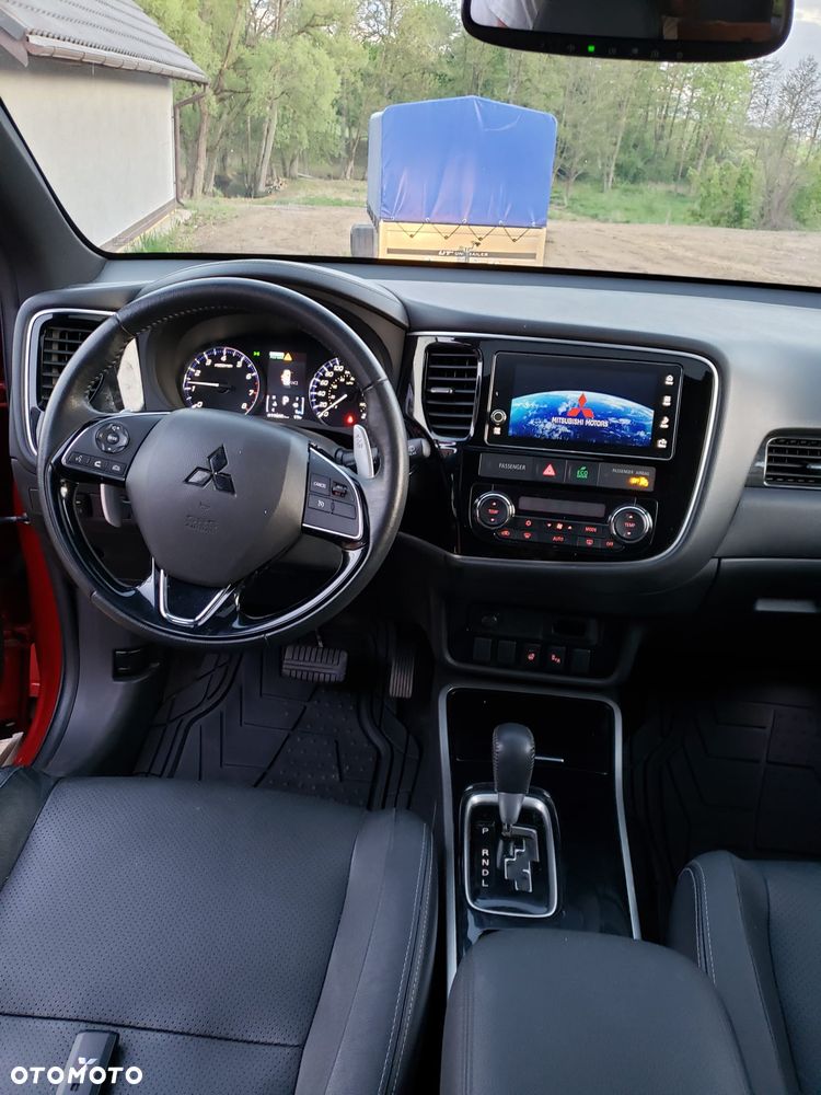 Mitsubishi Outlander - 4