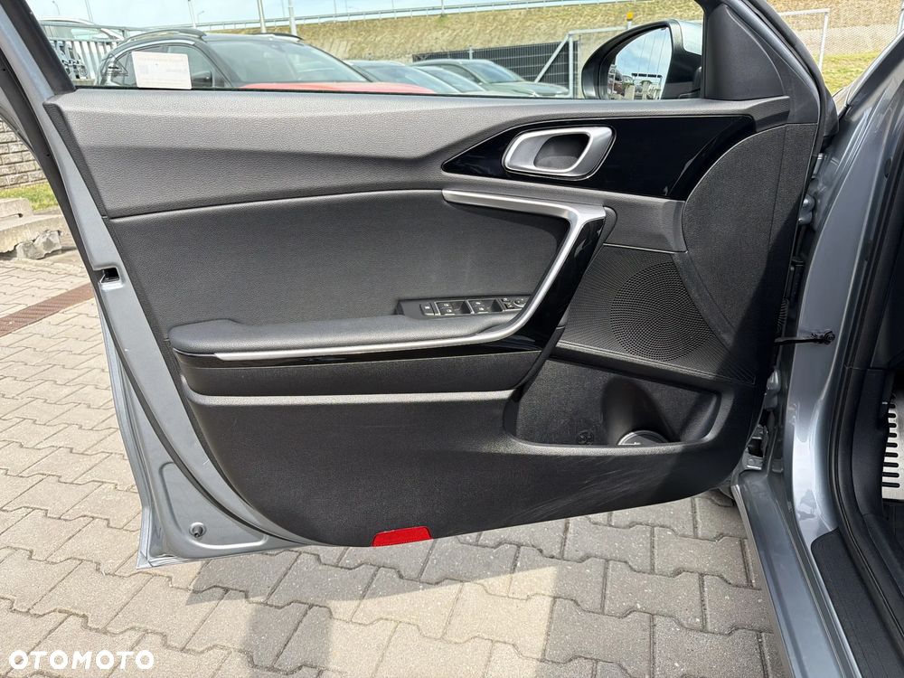 Kia Ceed 1.5 T-GDI Business Line DCT - 11