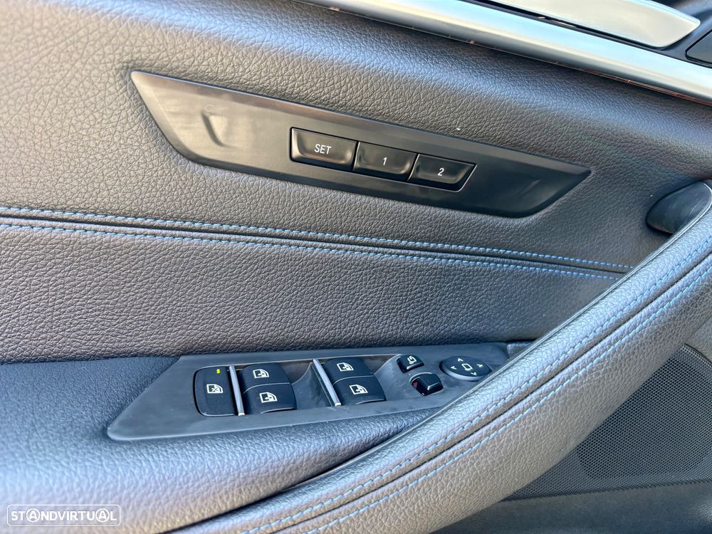 BMW 520 d Pack Desportivo M Auto - 13