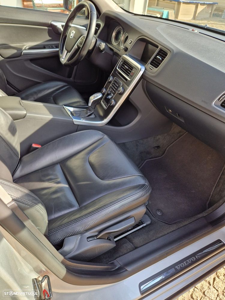 Volvo V60 2.0 D4 Summum Geartronic - 15