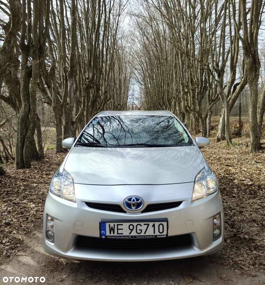 Toyota Prius (Hybrid) - 23