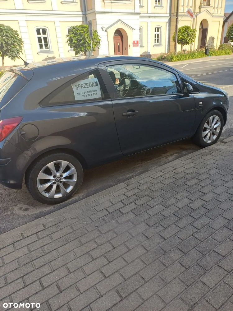 Opel Corsa 1.2 16V Edition / Active - 4