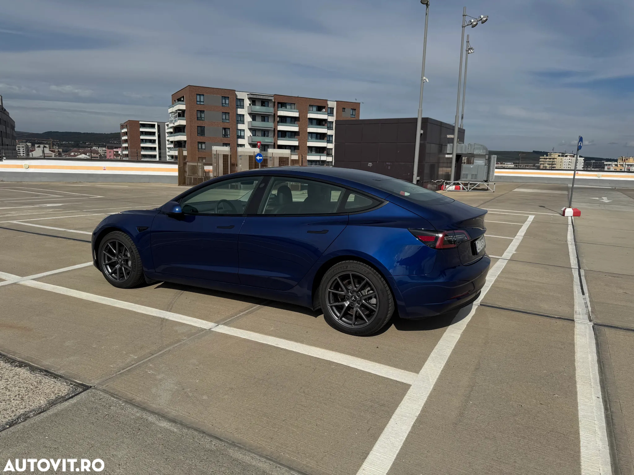 Tesla Model 3 Long Range - 40