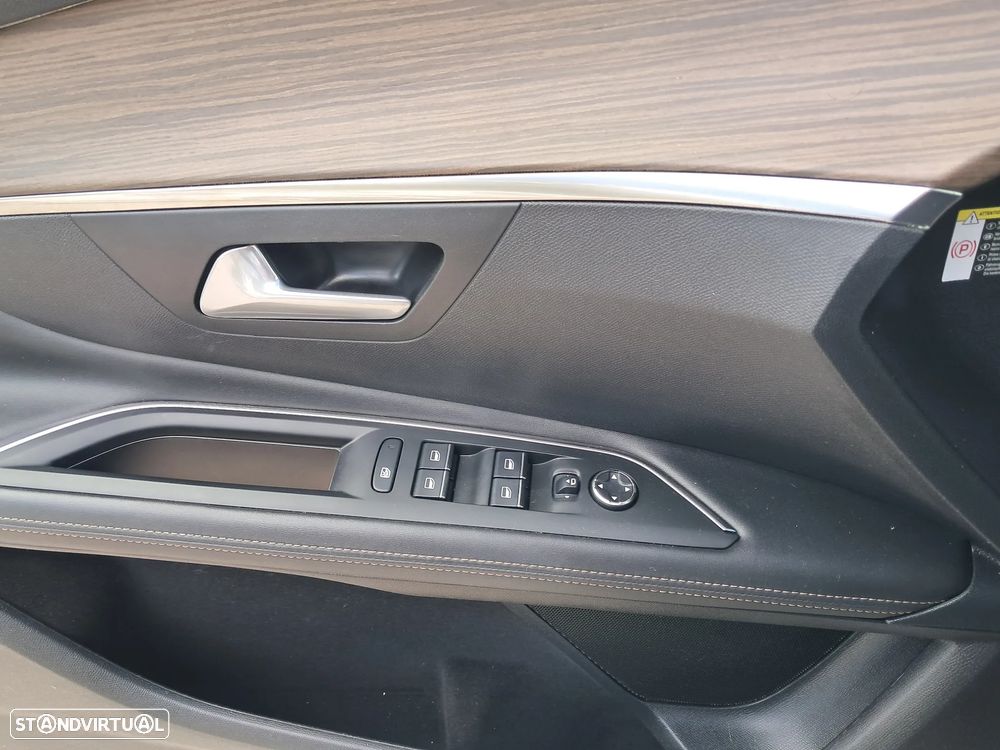 Peugeot 3008 1.6 Hybrid GT Pack e-EAT8 - 30