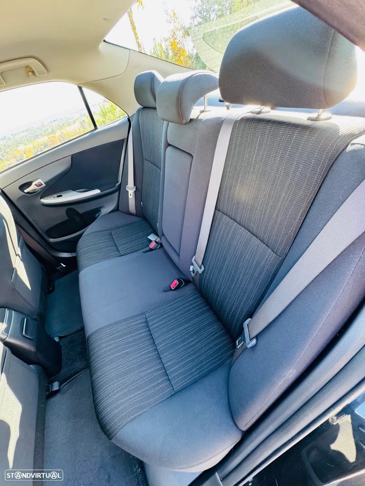 Toyota Corolla 1.4 D-4D Premium Pack - 13