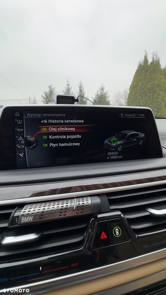 BMW Seria 7 750i xDrive - 22