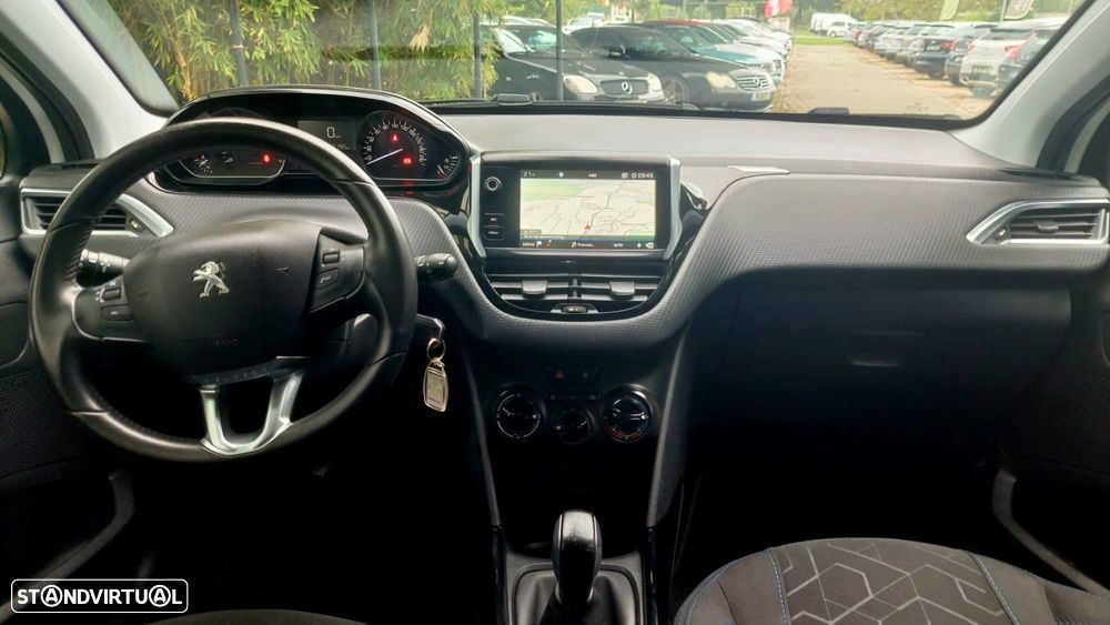 Peugeot 2008 1.2 PureTech Signature - 14