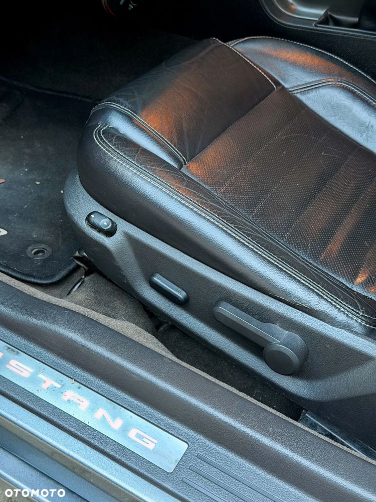 Ford Mustang 3.7 V6 Premium - 23