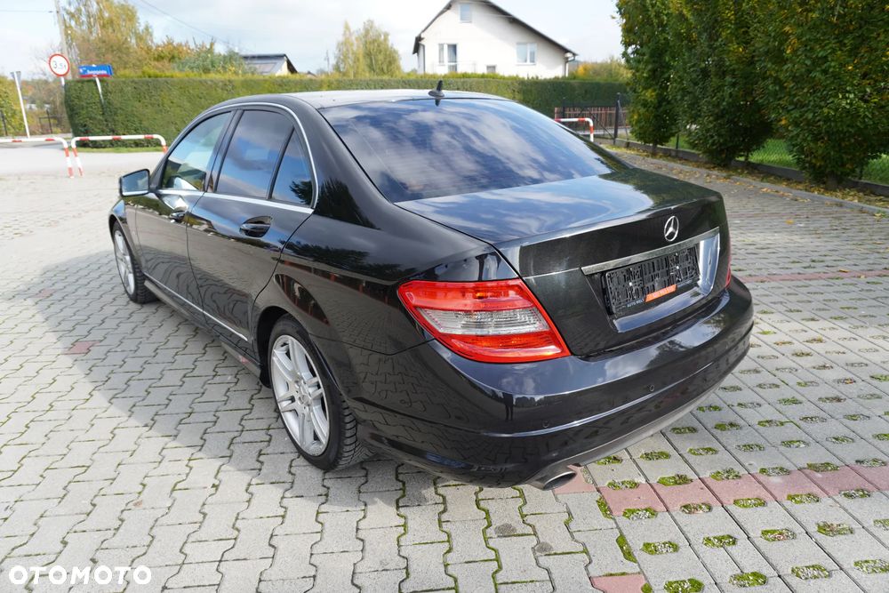 Mercedes-Benz Klasa C 180 T CGI Automatik BlueEFFICIENCY SPORT EDITION - 5