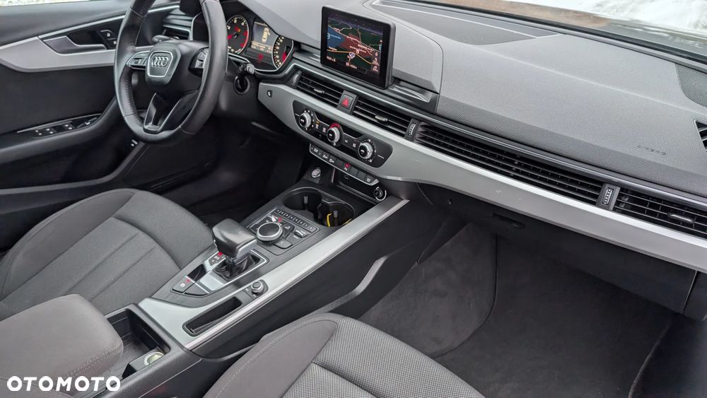 Audi A4 Avant 2.0 TDI ultra S tronic - 9