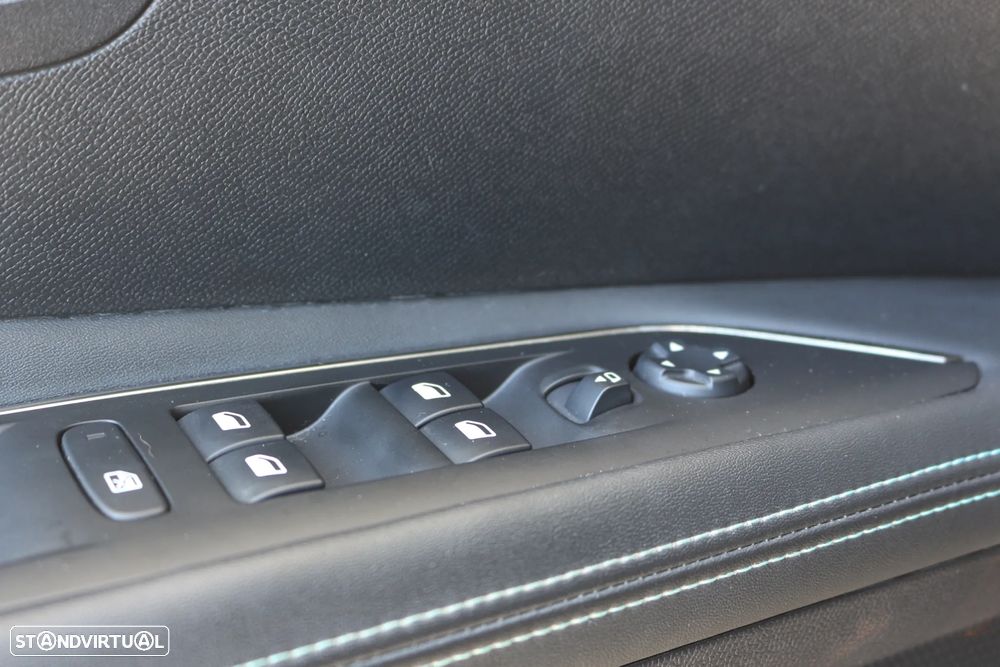Peugeot 3008 1.6 Hybrid Allure Pack e-EAT8 - 15