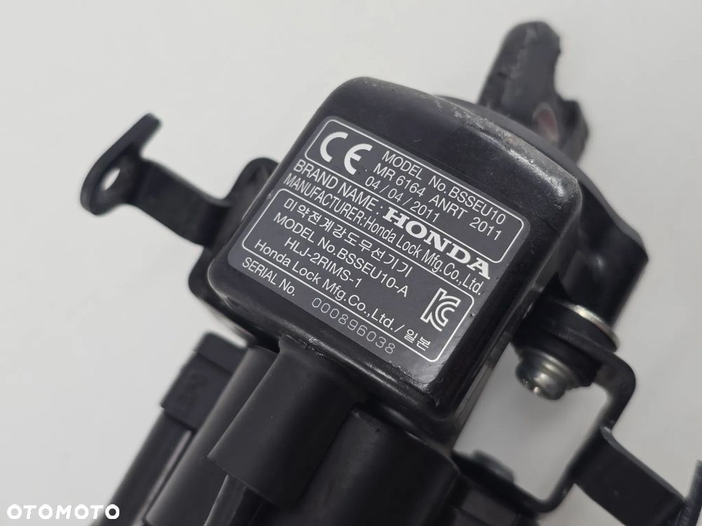 ZESTAW STARTOWY STACYJKA KLUCZYK  MODUL WLEW ZAMEK  HONDA CB 1000R  SC80 - 18