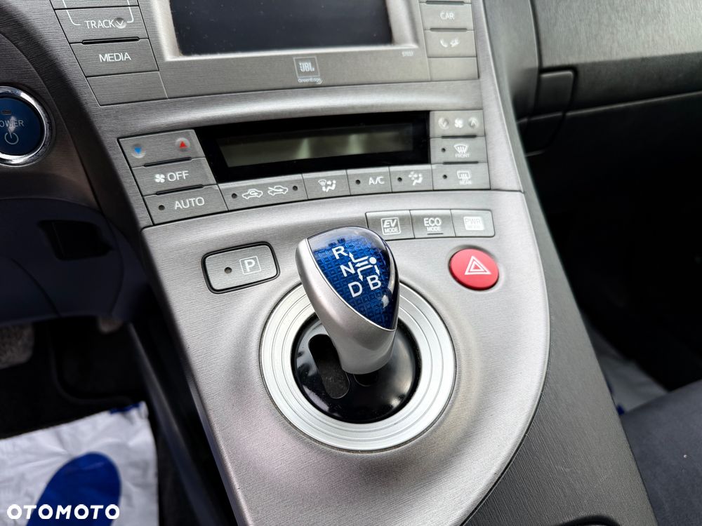 Toyota Prius 1.8 HSD Premium - 14