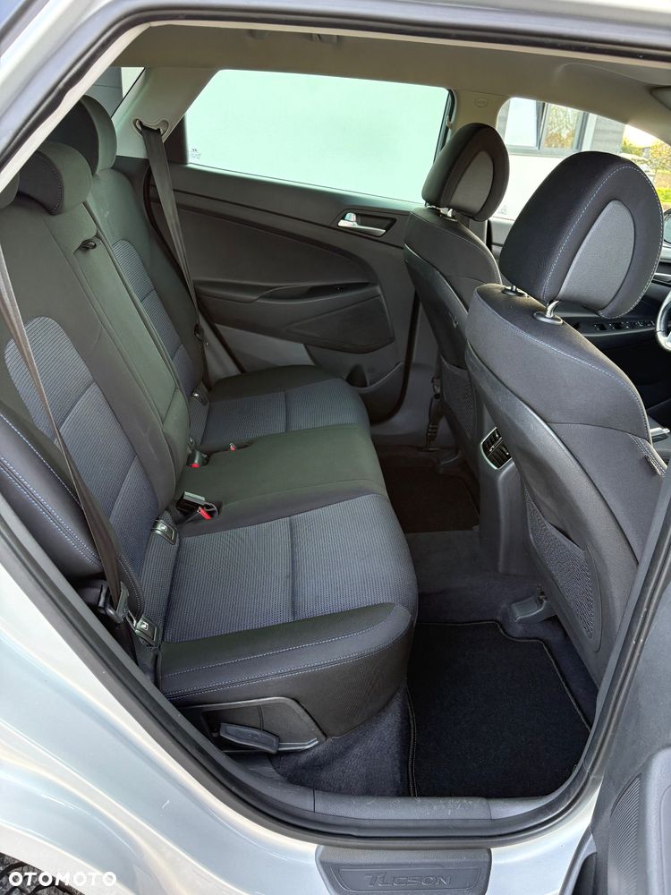 Hyundai Tucson blue 1.7 CRDi 2WD Style - 18