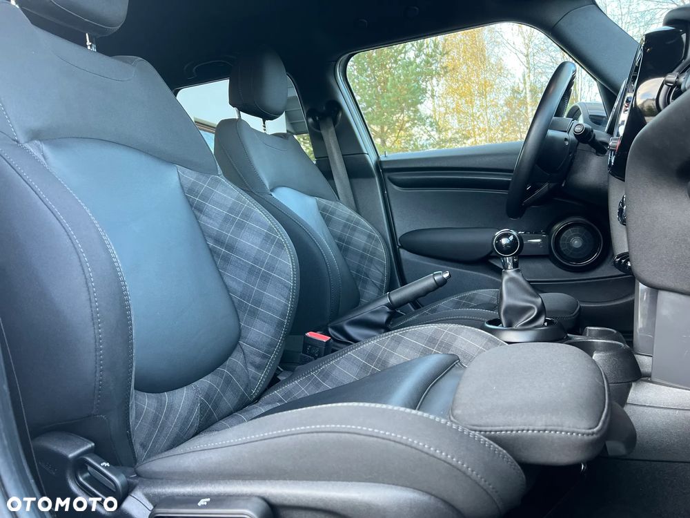 MINI Cooper 60 Years Chili - 35