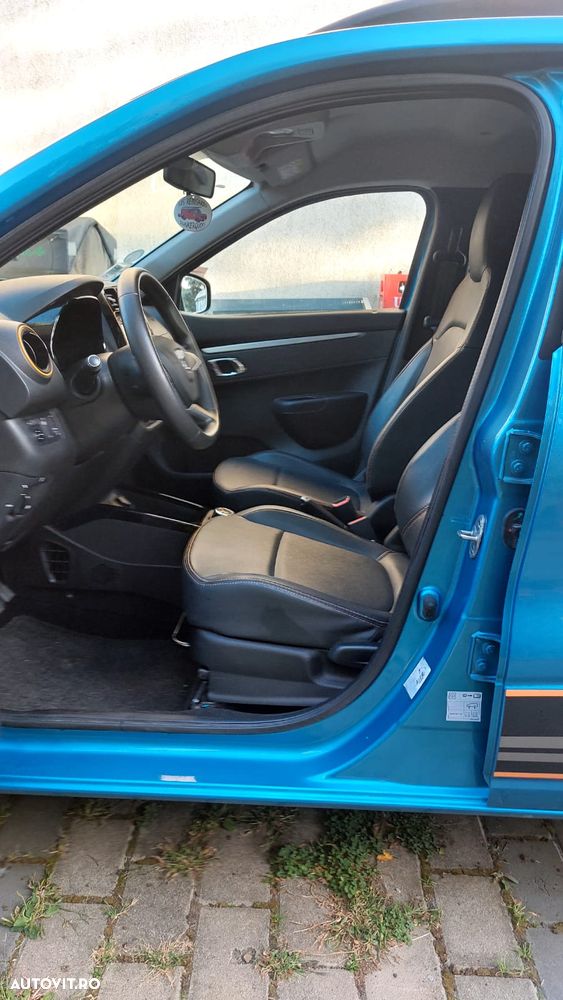 Dacia Spring Essential - 2