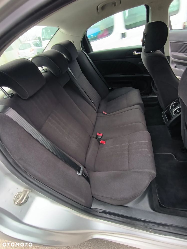 Alfa Romeo 159 1.9JTDM Distinctive - 10