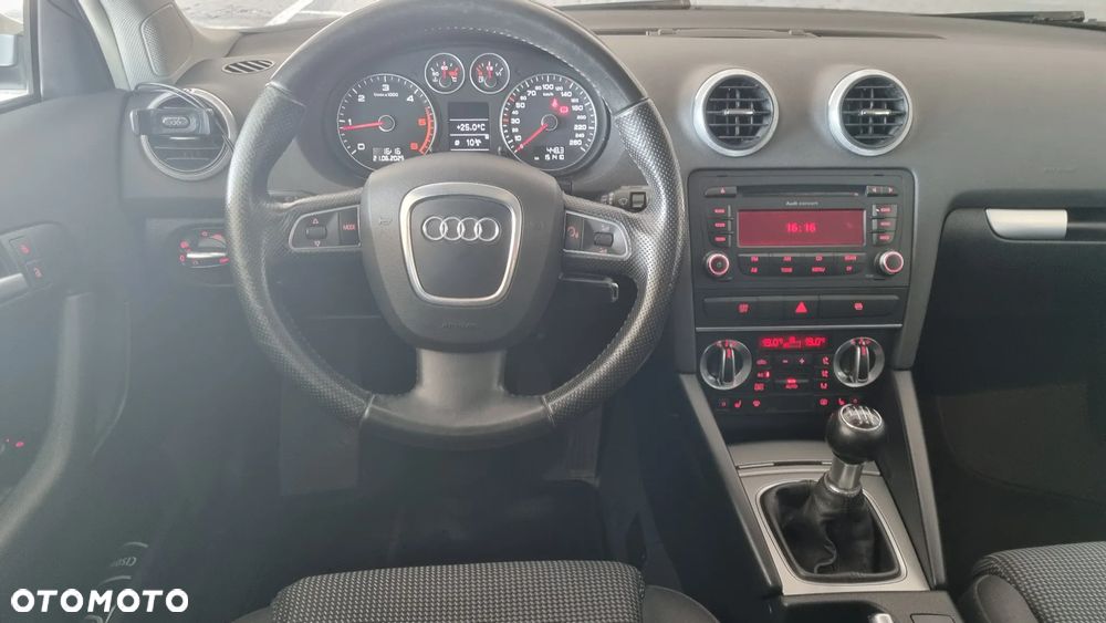 Audi A3 Sportback 2.0 TDI DPF Ambiente - 23