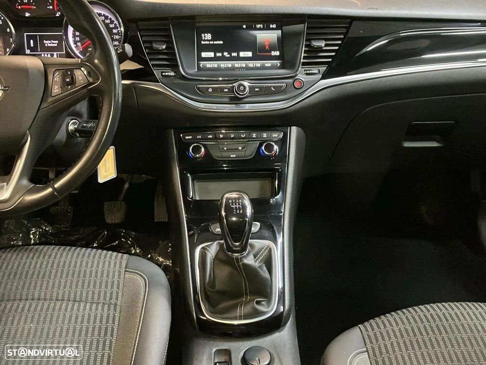 Opel Astra Sports Tourer - 10