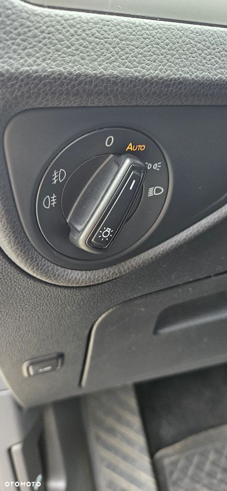 Volkswagen Touran 2.0 TDI SCR DSG Comfortline - 18