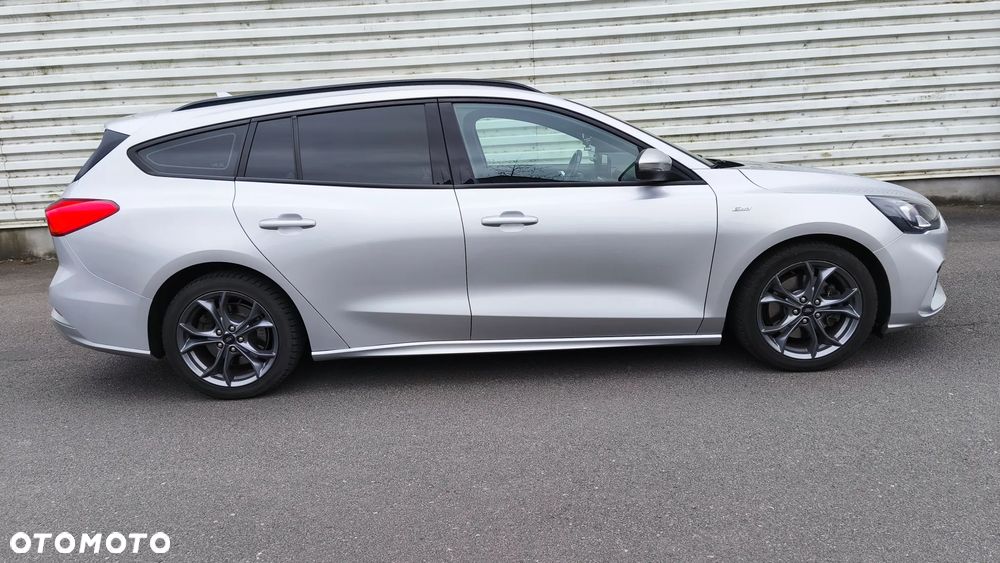 Ford Focus 1.5 EcoBlue Start-Stopp-System ST-LINE DESIGN - 6