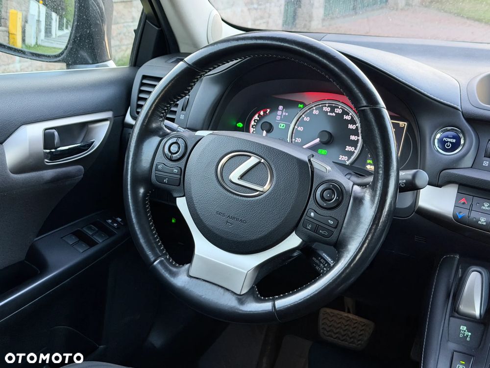 Lexus CT 200h Prestige - 11