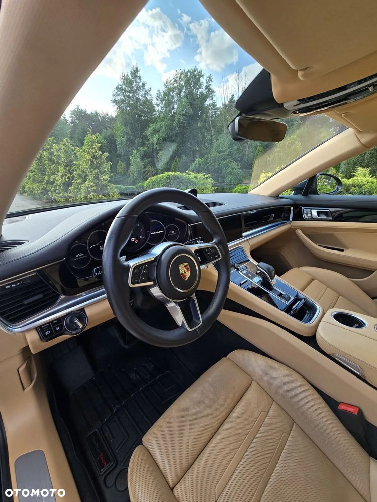 Porsche Panamera 4 - 5