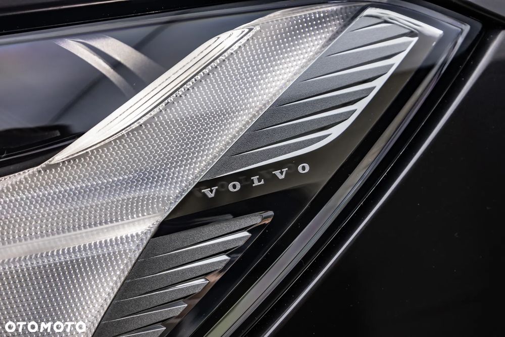 Volvo XC 60 B5 B AWD Ultimate Dark - 31
