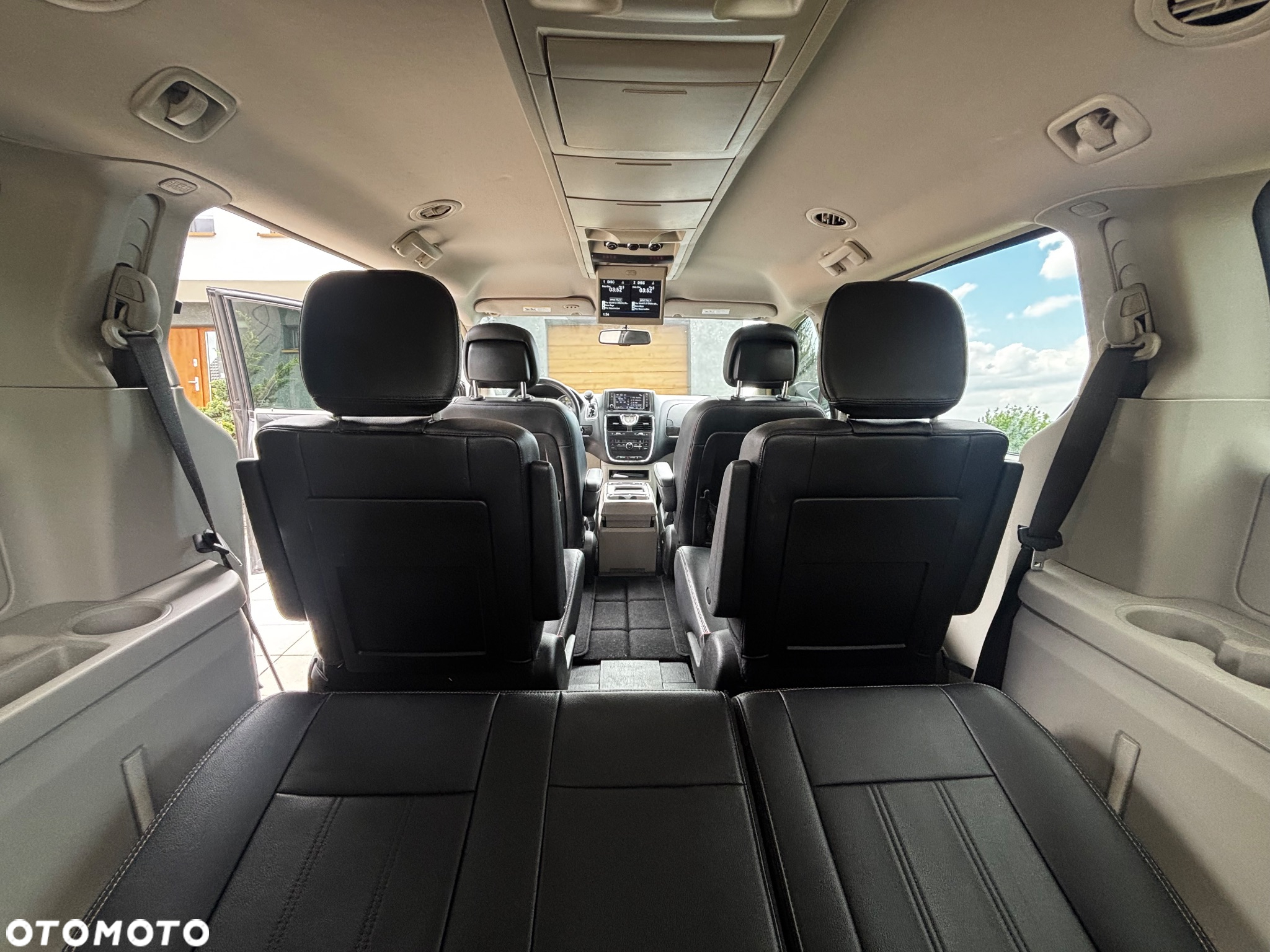 Chrysler Town & Country 3.6 Limited - 26