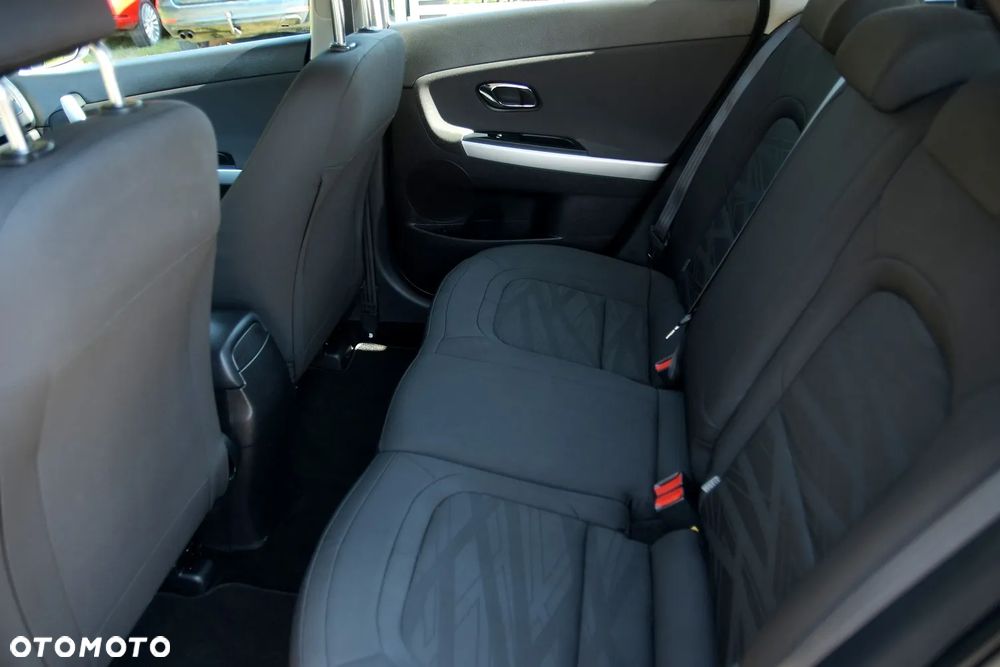 Kia Ceed 1.6 GDI Dream Team Edition - 22