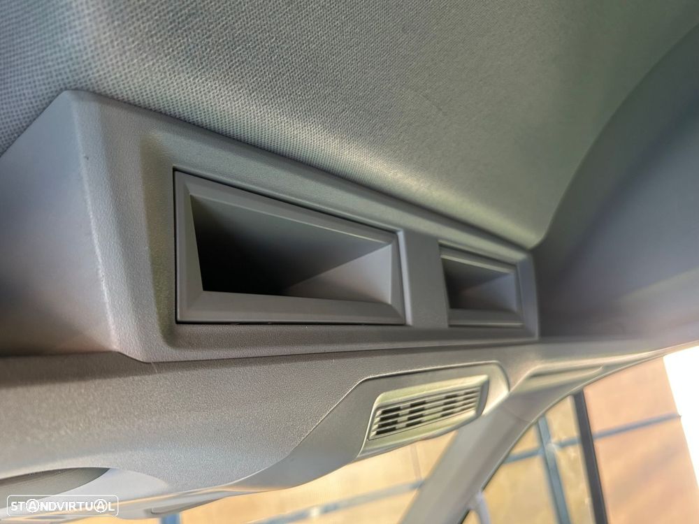 VW Crafter 35 2.0 TDi 109 Médio Tecto Alto BlueMotion - 29