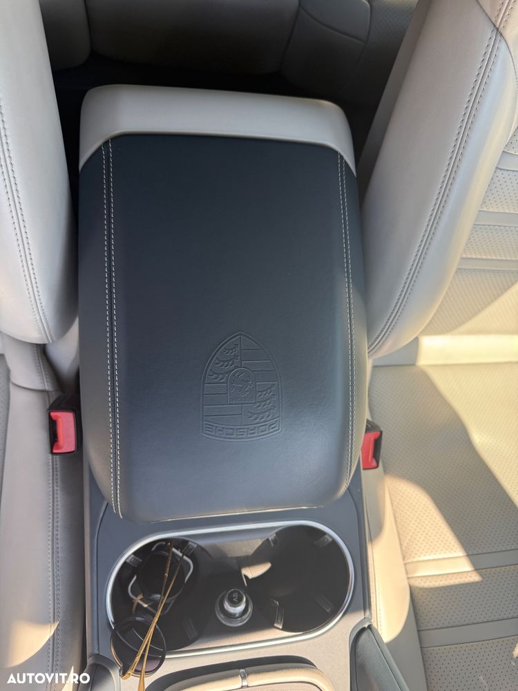 Porsche Cayenne Coupe Standard - 14