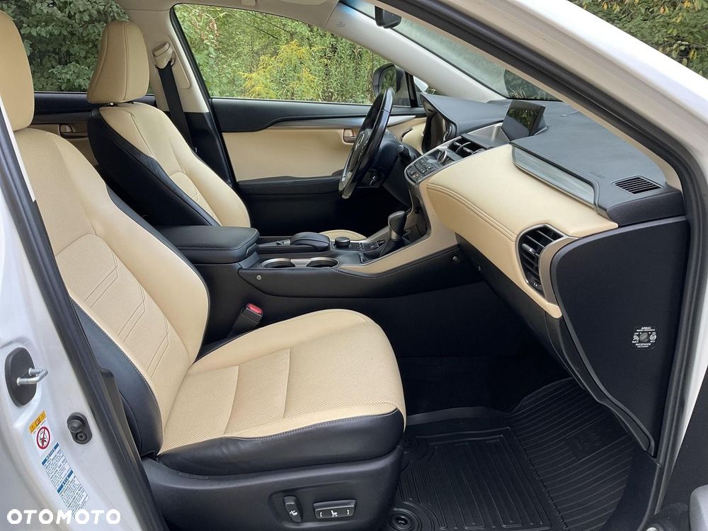 Lexus NX 300h Comfort AWD - 12